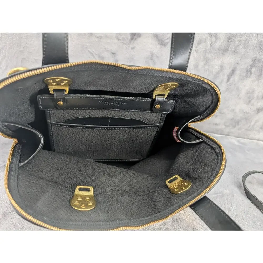 Vtg Dooney & Bourke Cabriolet Cloth Leather Black top handle made in USA satchel - Picture 6 of 13